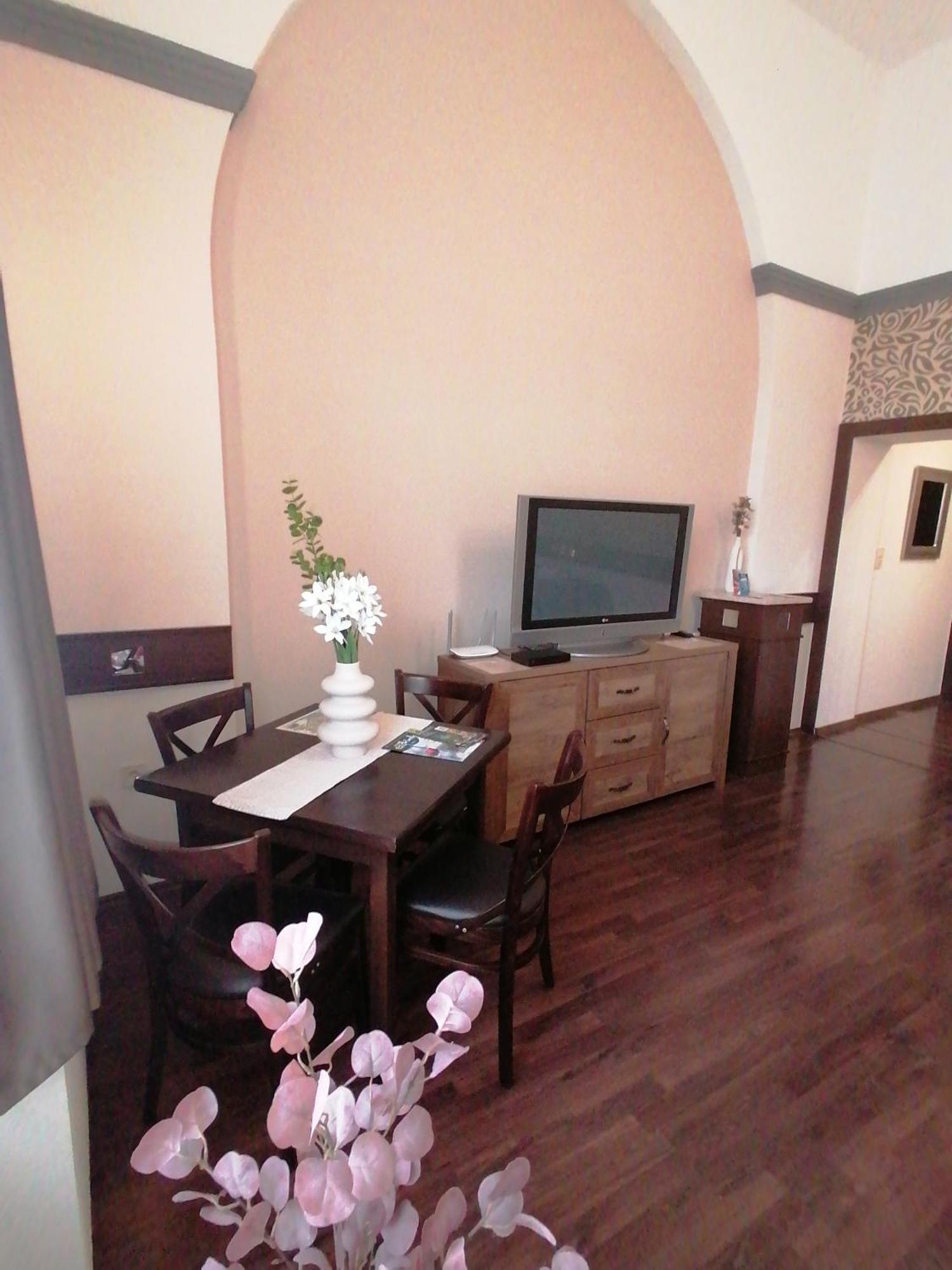 Mohacs Korona Apartman Dış mekan fotoğraf